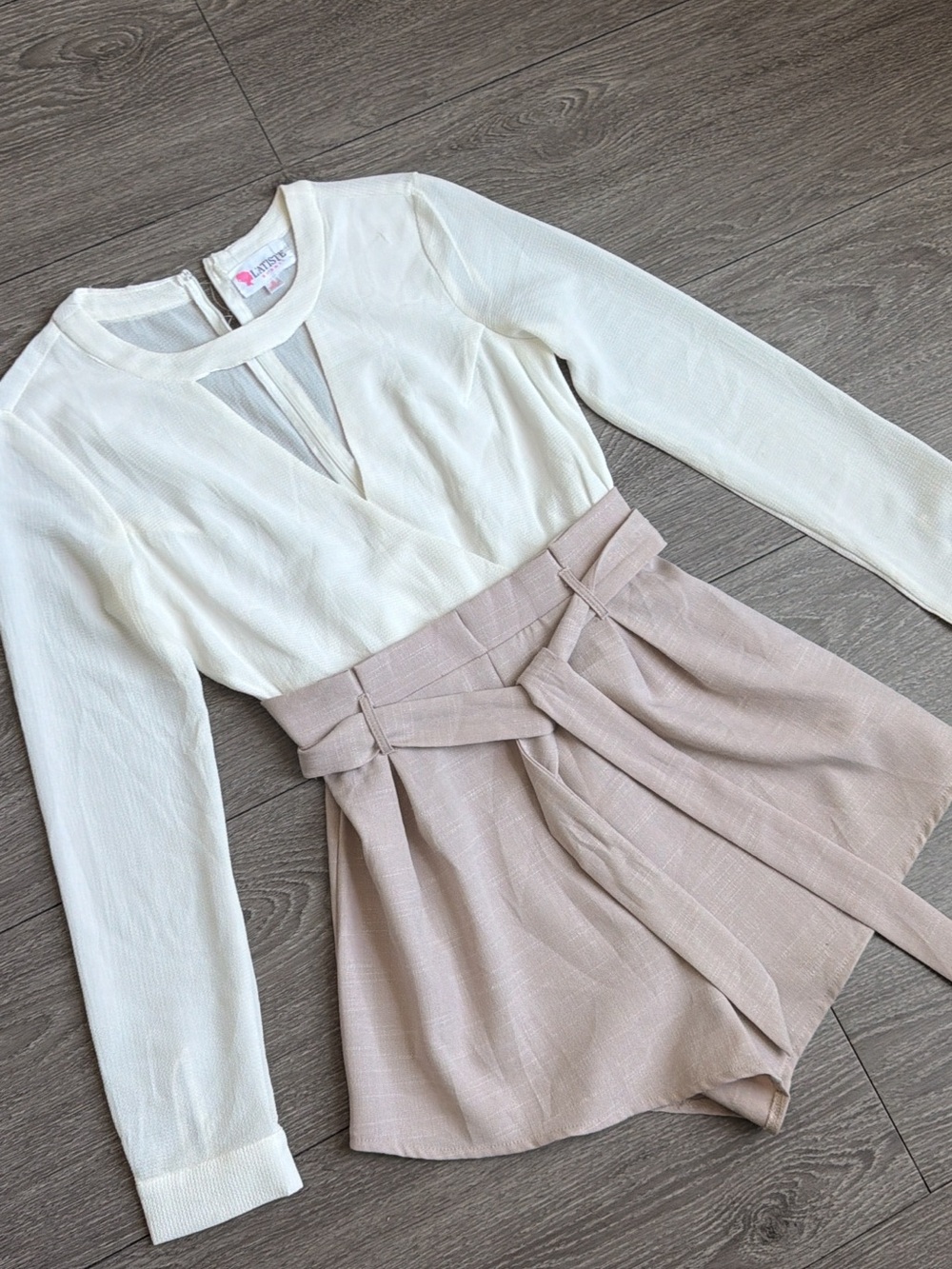 L'ATISTE Elegant Long‑Sleeve Jumpsuit — White & Beige